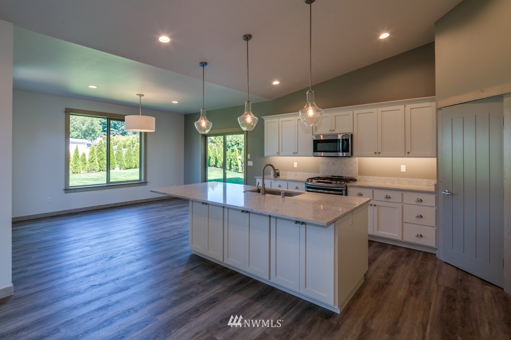 8033 Niska Road Blaine, WA 98230 - Photo 3 of 21 Gallery Image 3
