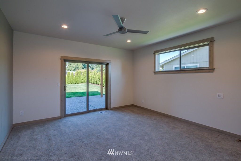 8033 Niska Road Blaine, WA 98230 - Photo 5 of 21 Gallery Image 5
