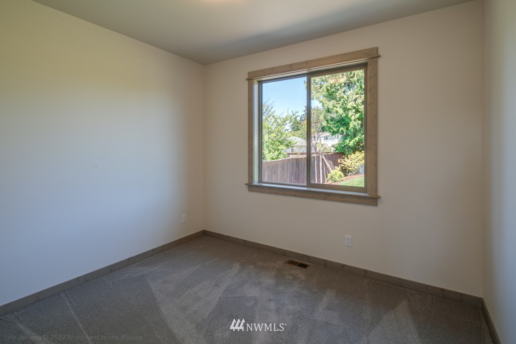 8033 Niska Road Blaine, WA 98230 - Photo 8 of 21 Gallery Image 8