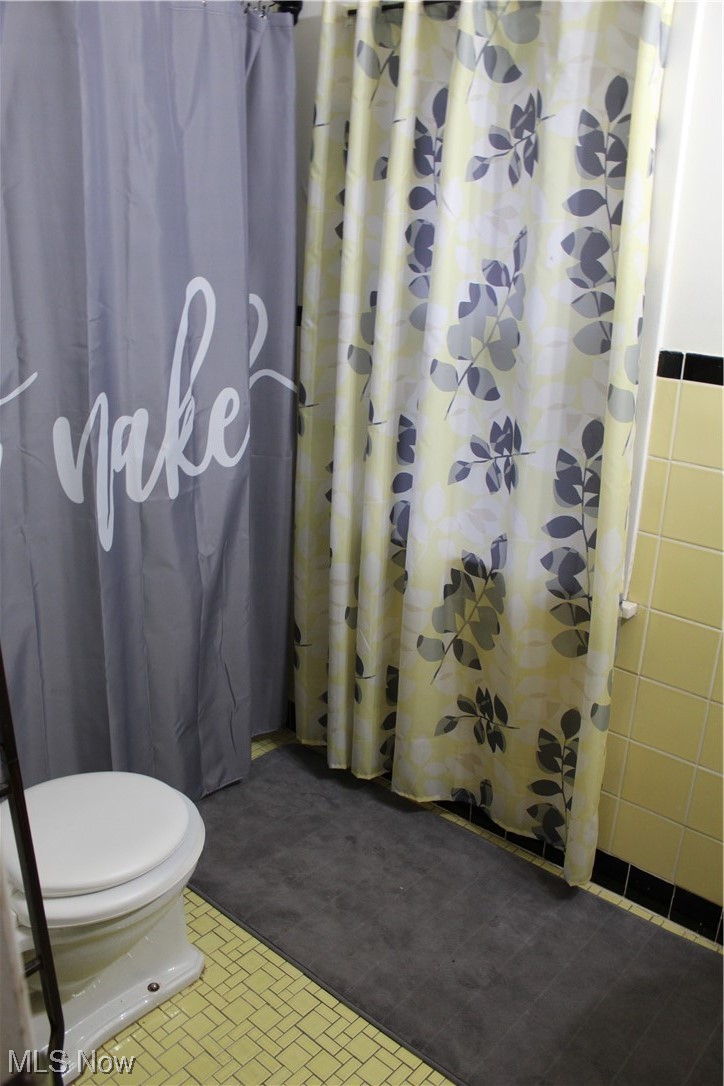 1292 Ford Road Lyndhurst, OH 44124 - Photo 21 of 25 Bathroom