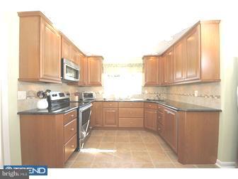 17 Chetwynd Road Paoli, PA 19301 - Photo 6 of 12 Kitchen