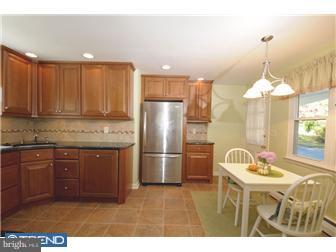 17 Chetwynd Road Paoli, PA 19301 - Photo 7 of 12 Kitchen