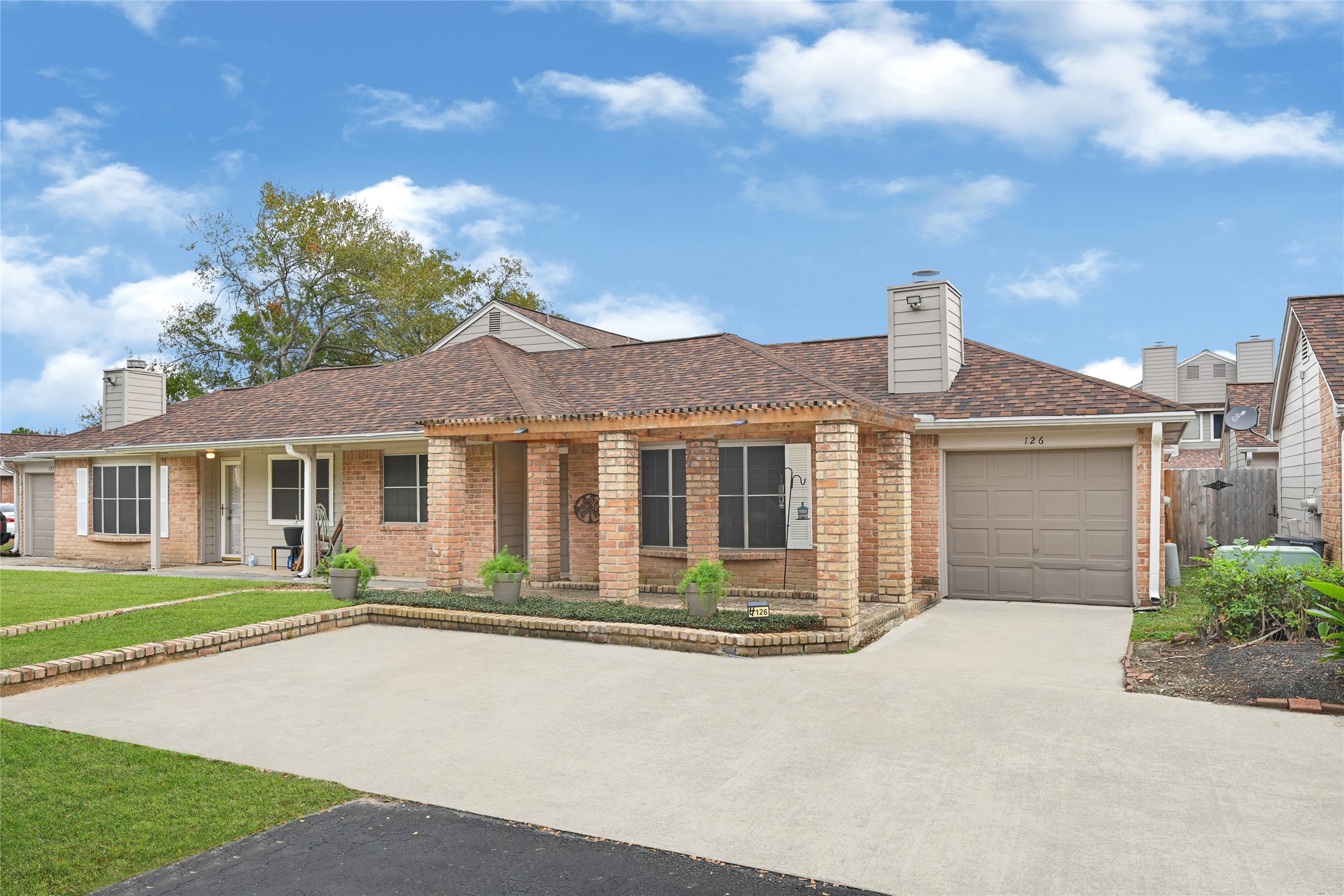 14020 Schroeder Road, Unit 126 Houston, TX 77070 - Photo 21 of 26 One car attached garage