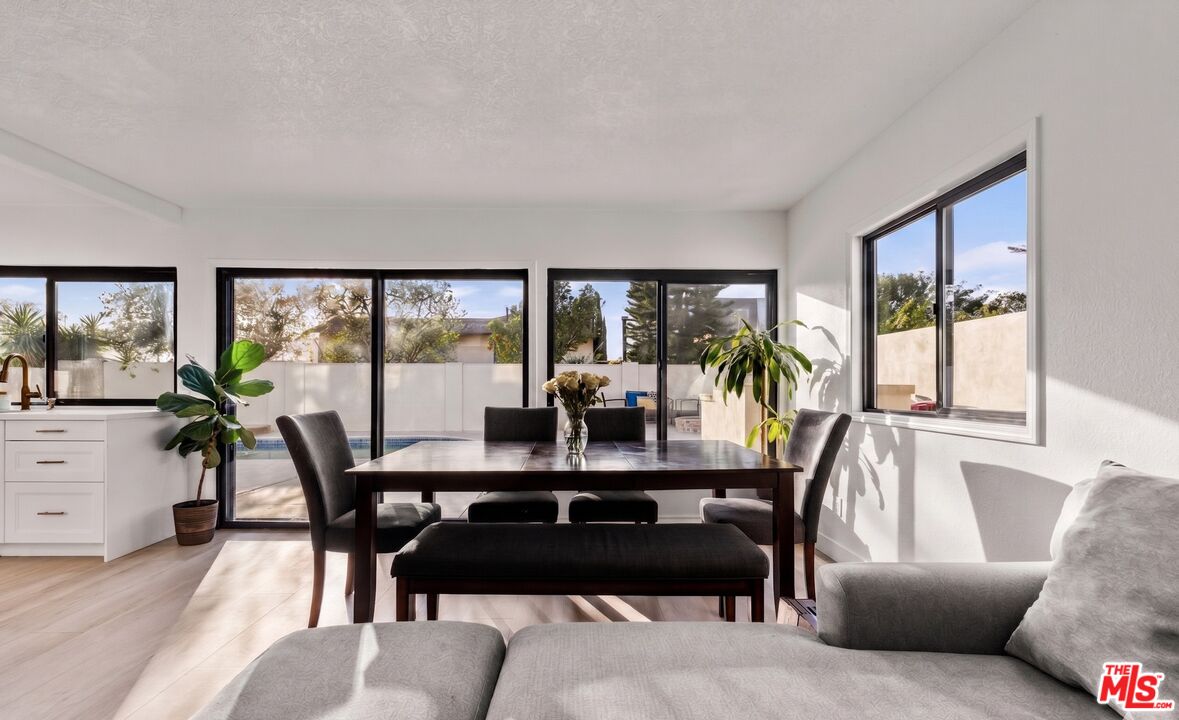 2313 Rynerson Court Simi Valley, CA 93065 - Photo 19 of 45 Gallery Image 19