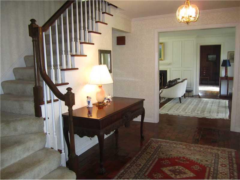 130 Field Club Road Fox Chapel, PA 15238 - Photo 2 of 24 Entry/Foyer.