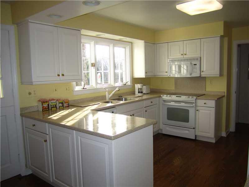 130 Field Club Road Fox Chapel, PA 15238 - Photo 6 of 24 Kitchen.