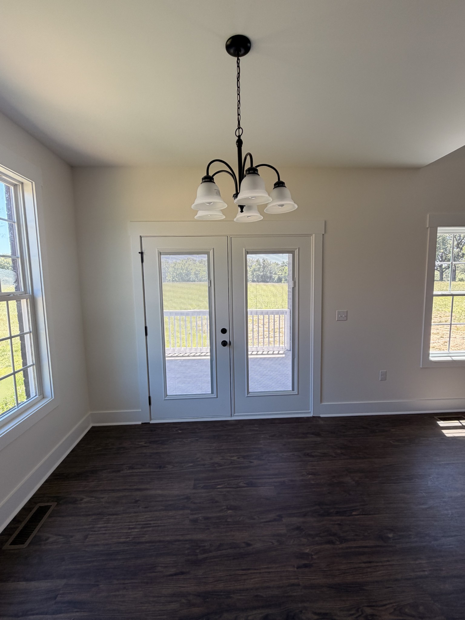 527 Old Hopkinsville Road Cadiz, KY 42211 - Photo 13 of 31 a view of room with window wooden floor and window
