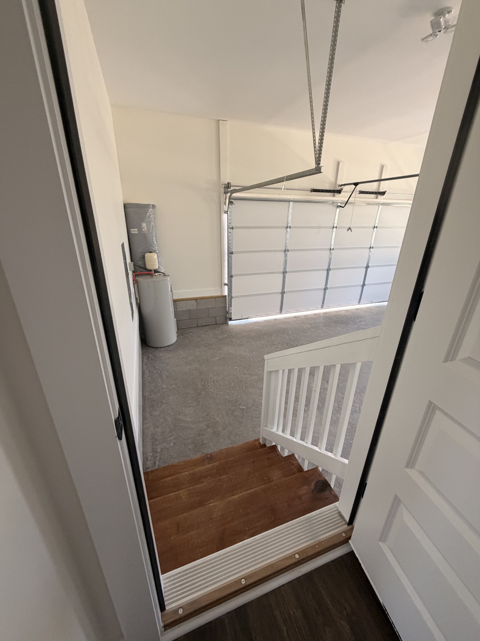 527 Old Hopkinsville Road Cadiz, KY 42211 - Photo 28 of 31 a view of entryway