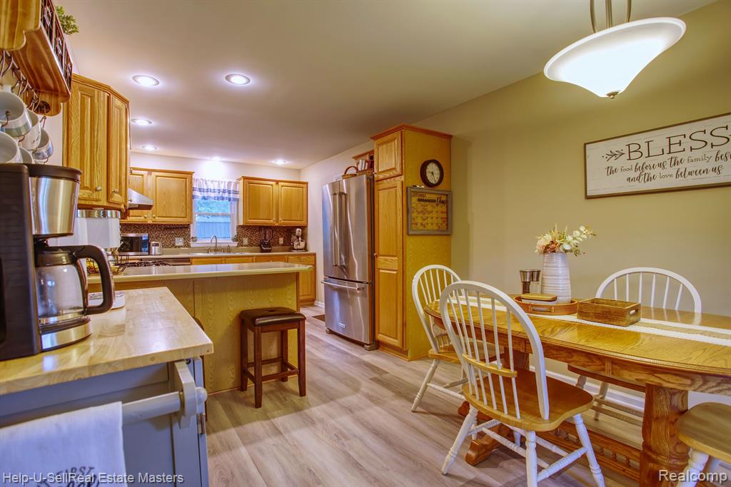 2852 Riverside Drive Port Huron, MI 48060 - Photo 10 of 22