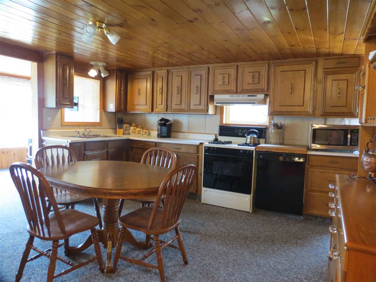 191 Southeast Pond Road Lunenburg, VT 05906 - Photo 11 of 30