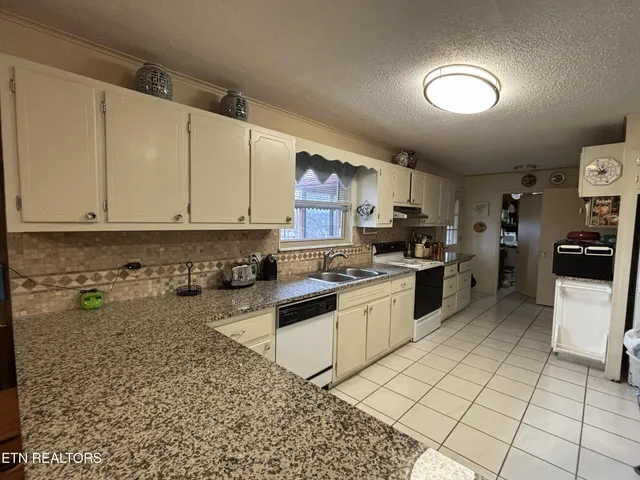 1614 Oak Street, Loudon, TN 37774