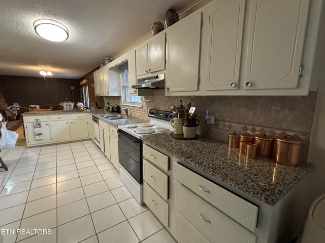 1614 Oak Street, Loudon, TN 37774