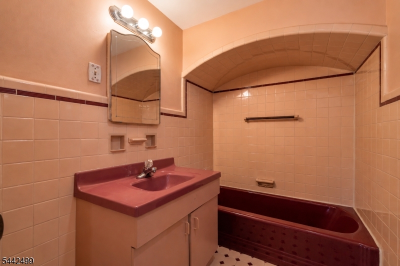 1100 Edgewood Road Elizabeth, NJ 07208 - Photo 24 of 42