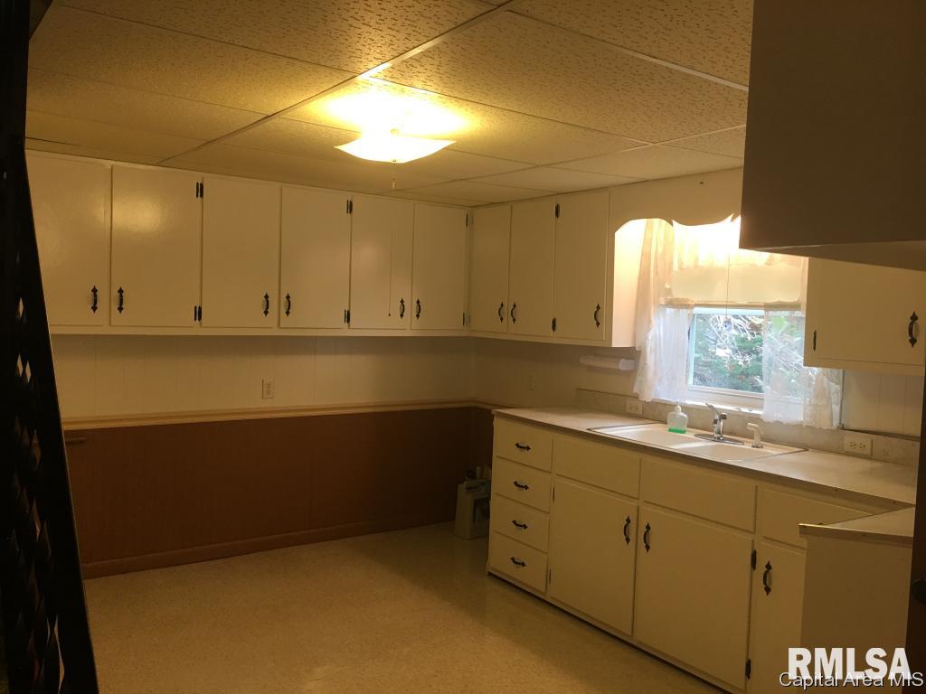 201 Maple Street Athens, IL 62613 - Photo 26 of 34 Gallery Image 26