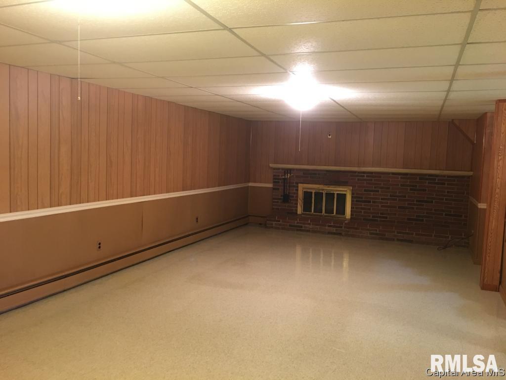 201 Maple Street Athens, IL 62613 - Photo 30 of 34 Gallery Image 30