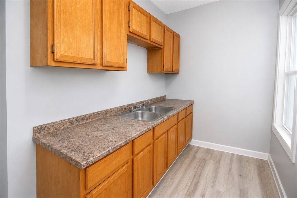 82 Fox Street, Unit 2 Worcester, MA 01604 - Photo 7 of 16