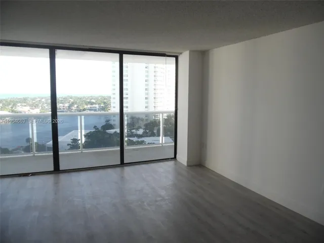 $2,950 | 20505 East Country Club Drive, Unit 1135, Aventura, FL 33180