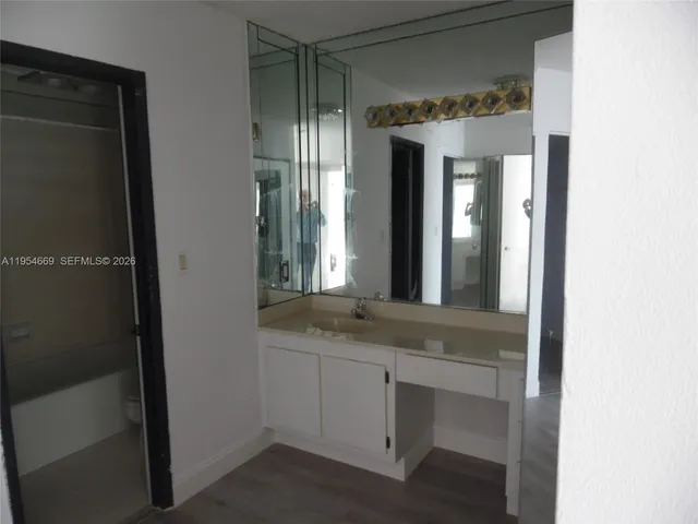 $2,950 | 20505 East Country Club Drive, Unit 1135, Aventura, FL 33180