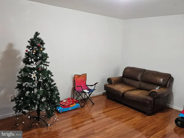 a view of a workspace with furniture