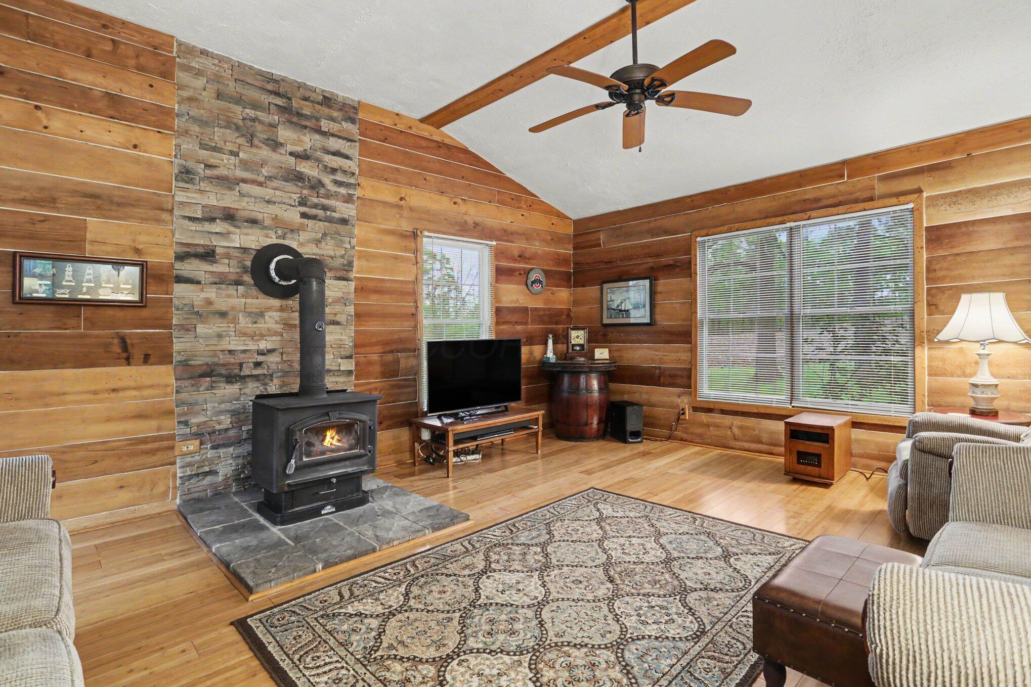 3478 Corner Road Alexandria, OH 43001 - Photo 4 of 35 004_file_7122
