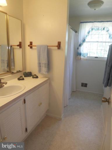 9509 Huntmaster Road Gaithersburg, MD 20882 - Photo 14 of 26 Bath #1