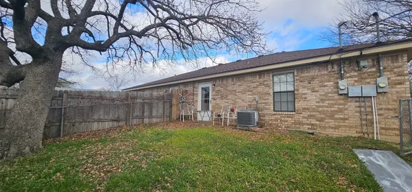 $1,200 | 400 Cottonwood Drive, Kingsland, TX 78639