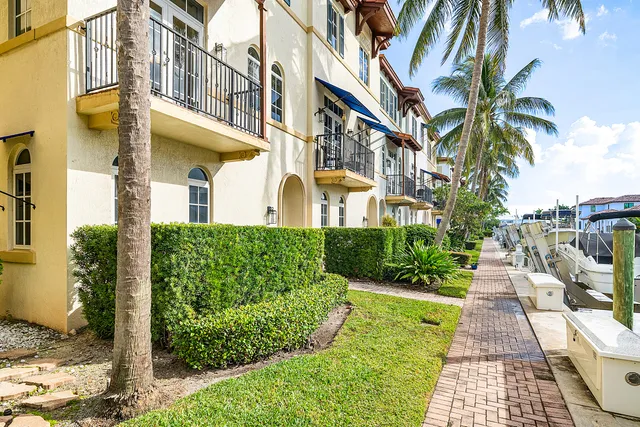 $799,000 | 824 Virginia Gardens Drive, Boynton Beach, FL 33435