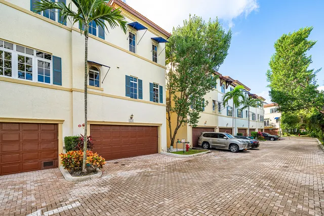 $799,000 | 824 Virginia Gardens Drive, Boynton Beach, FL 33435