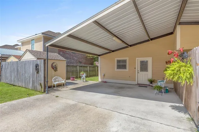 $195,900 | 1500 L'Acadie Drive, Unit G, Lake Charles, LA 70605