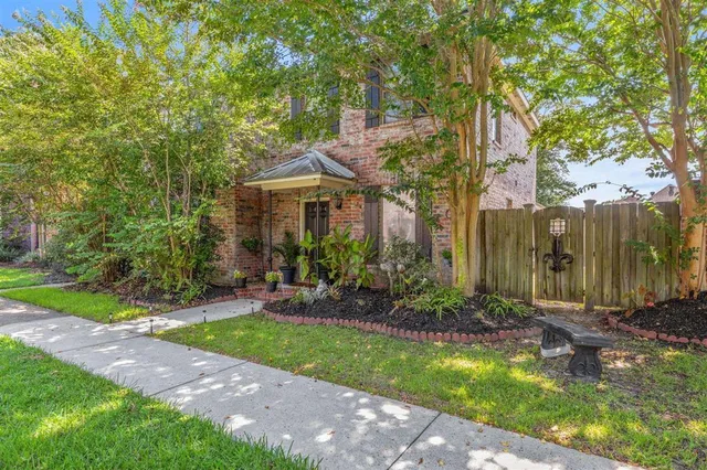 $195,900 | 1500 L'Acadie Drive, Unit G, Lake Charles, LA 70605