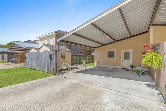 $195,900 | 1500 L'Acadie Drive, Unit G, Lake Charles, LA 70605