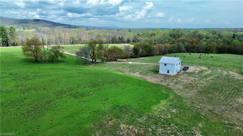 322 Layell Road Elkin, NC 28621 - Photo 6 of 44