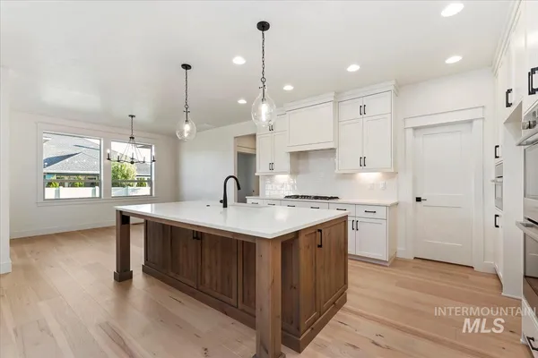 $899,900 | 9332 West Gladiola Street, Star, ID 83669