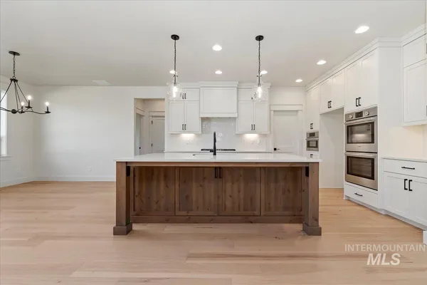 $899,900 | 9332 West Gladiola Street, Star, ID 83669