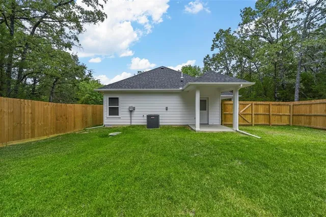 $1,550 | 6127 Tejas Drive, Mabank, TX 75156