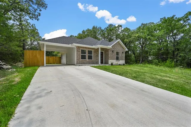 $1,550 | 6127 Tejas Drive, Mabank, TX 75156