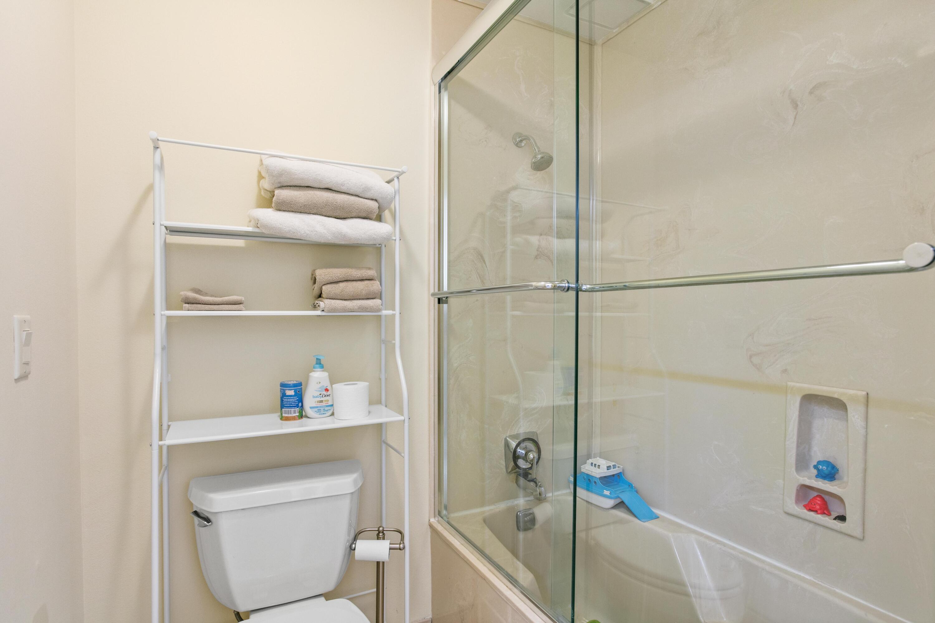 41 Waterview Place Freeport, FL 32439 - Photo 38 of 74 a bathroom with a bathtub and a shower