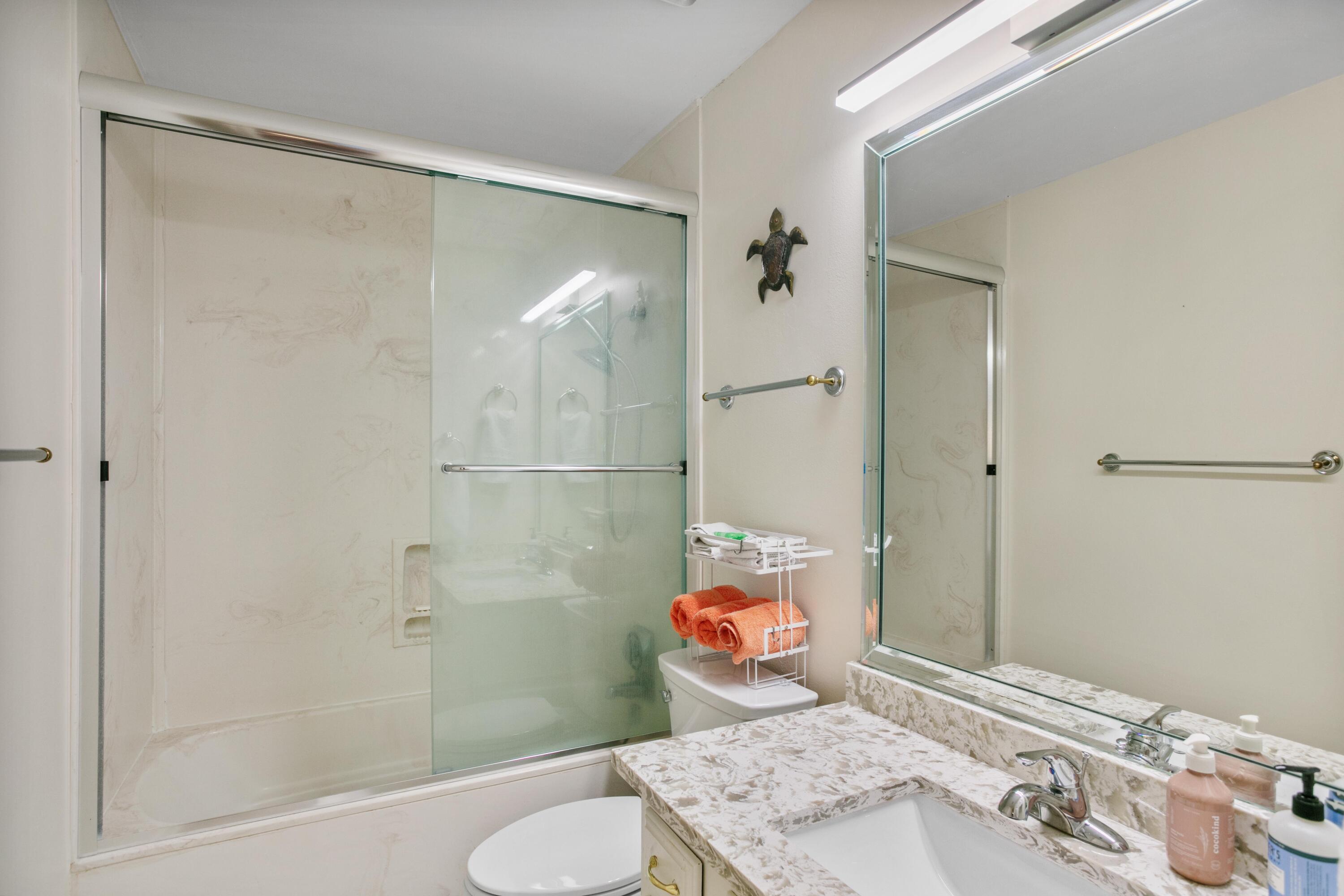 41 Waterview Place Freeport, FL 32439 - Photo 42 of 74 a bathroom with a sink and a mirror
