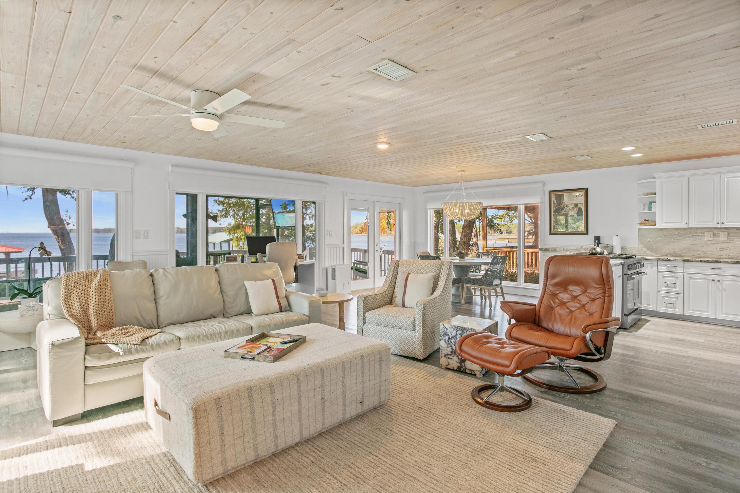 41 Waterview Place Freeport, FL 32439 - Photo 7 of 74 a living room with furniture