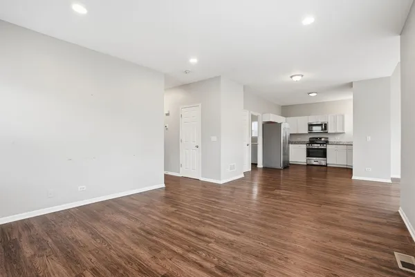 $2,900 | 2647 Pecos Circle, Montgomery, IL 60538