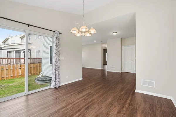 $2,900 | 2647 Pecos Circle, Montgomery, IL 60538