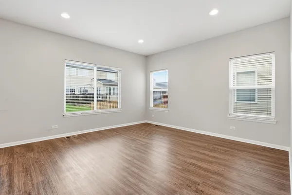 $2,900 | 2647 Pecos Circle, Montgomery, IL 60538