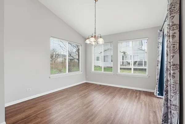 $2,900 | 2647 Pecos Circle, Montgomery, IL 60538