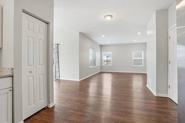 $2,900 | 2647 Pecos Circle, Montgomery, IL 60538