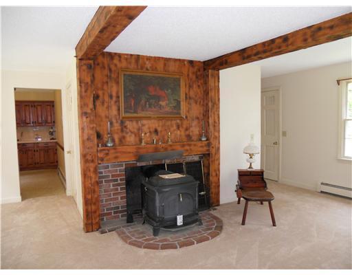 561 Hendrick's Hill Road Southport, ME 04576 - Photo 10 of 24 Living Room.