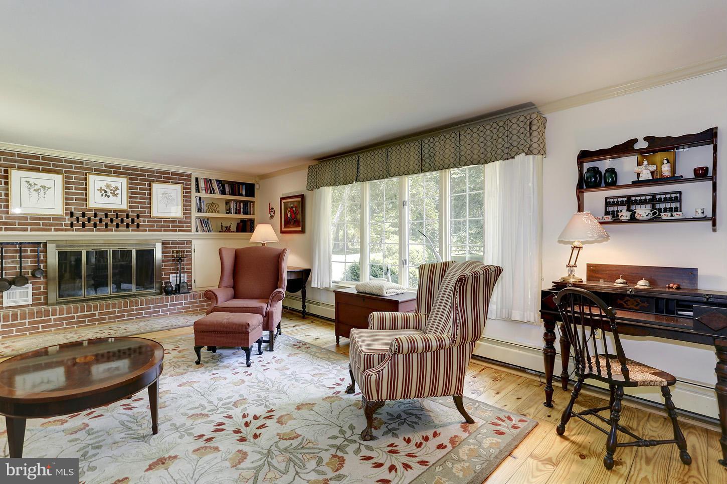 29218 Howell Point Road Trappe, MD 21673 - Photo 4 of 29 Living Room