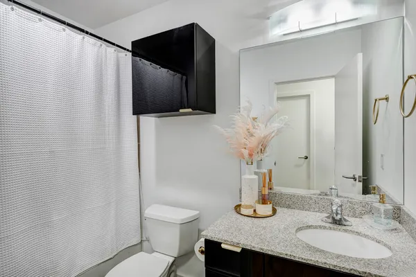 $345,000 | 102 Quitman Street, Unit 207, Houston, TX 77009