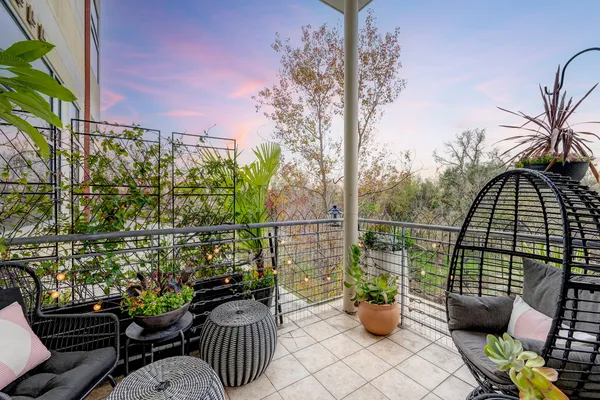 $345,000 | 102 Quitman Street, Unit 207, Houston, TX 77009