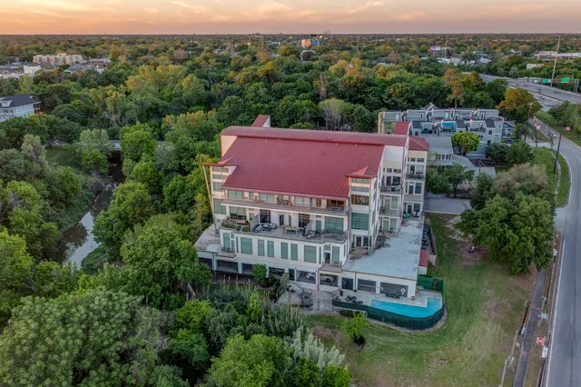 $345,000 | 102 Quitman Street, Unit 207, Houston, TX 77009