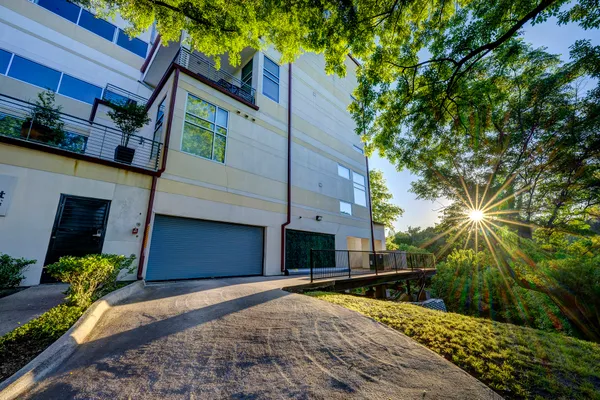 $345,000 | 102 Quitman Street, Unit 207, Houston, TX 77009
